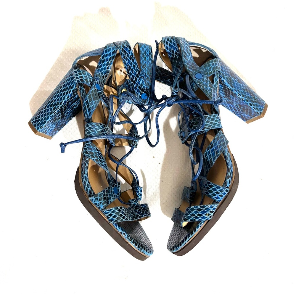 BANANA REPUBLIC HEELS - Picture 11 of 14